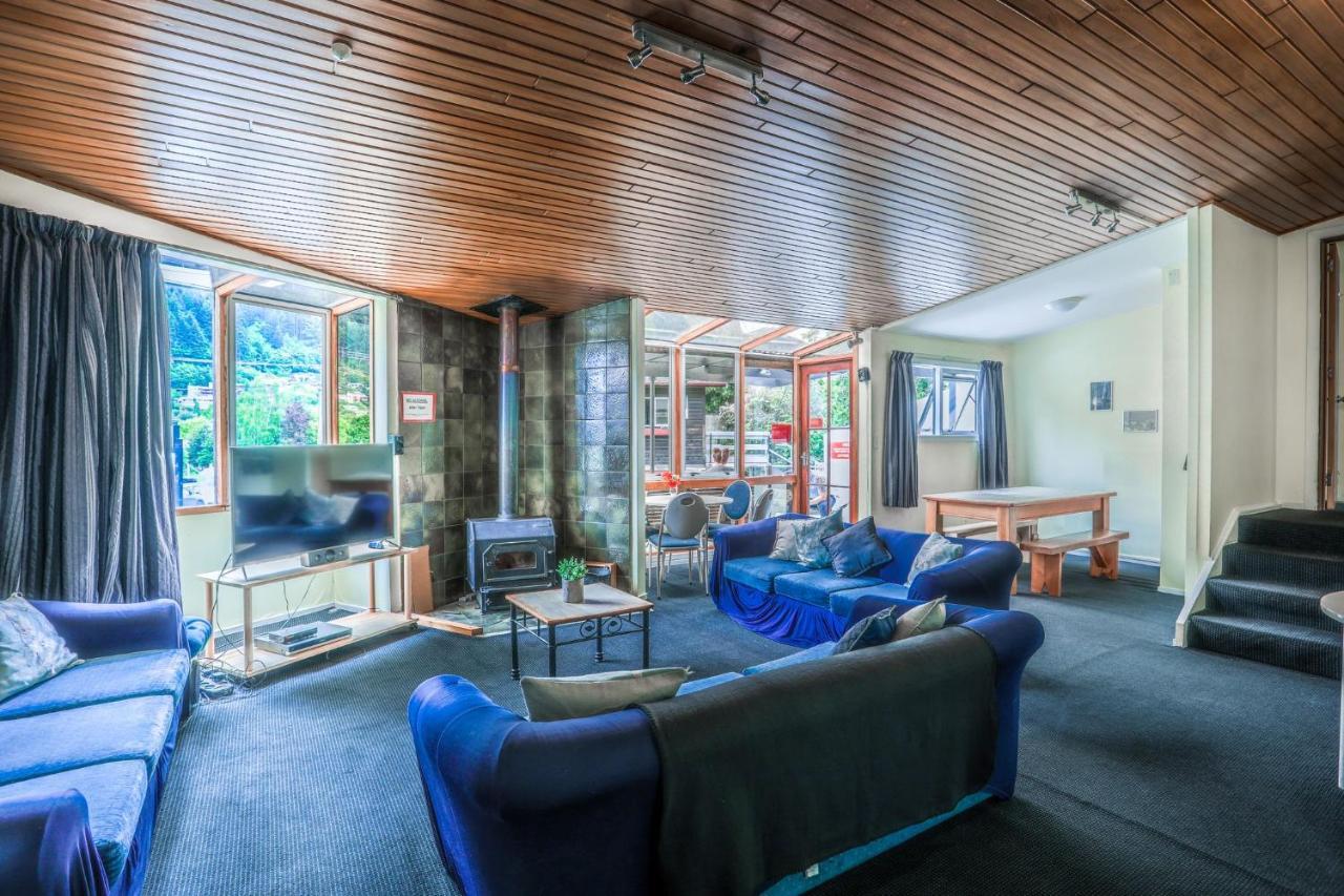 Aspen Lodge Backpackers Квинстаун Экстерьер фото
