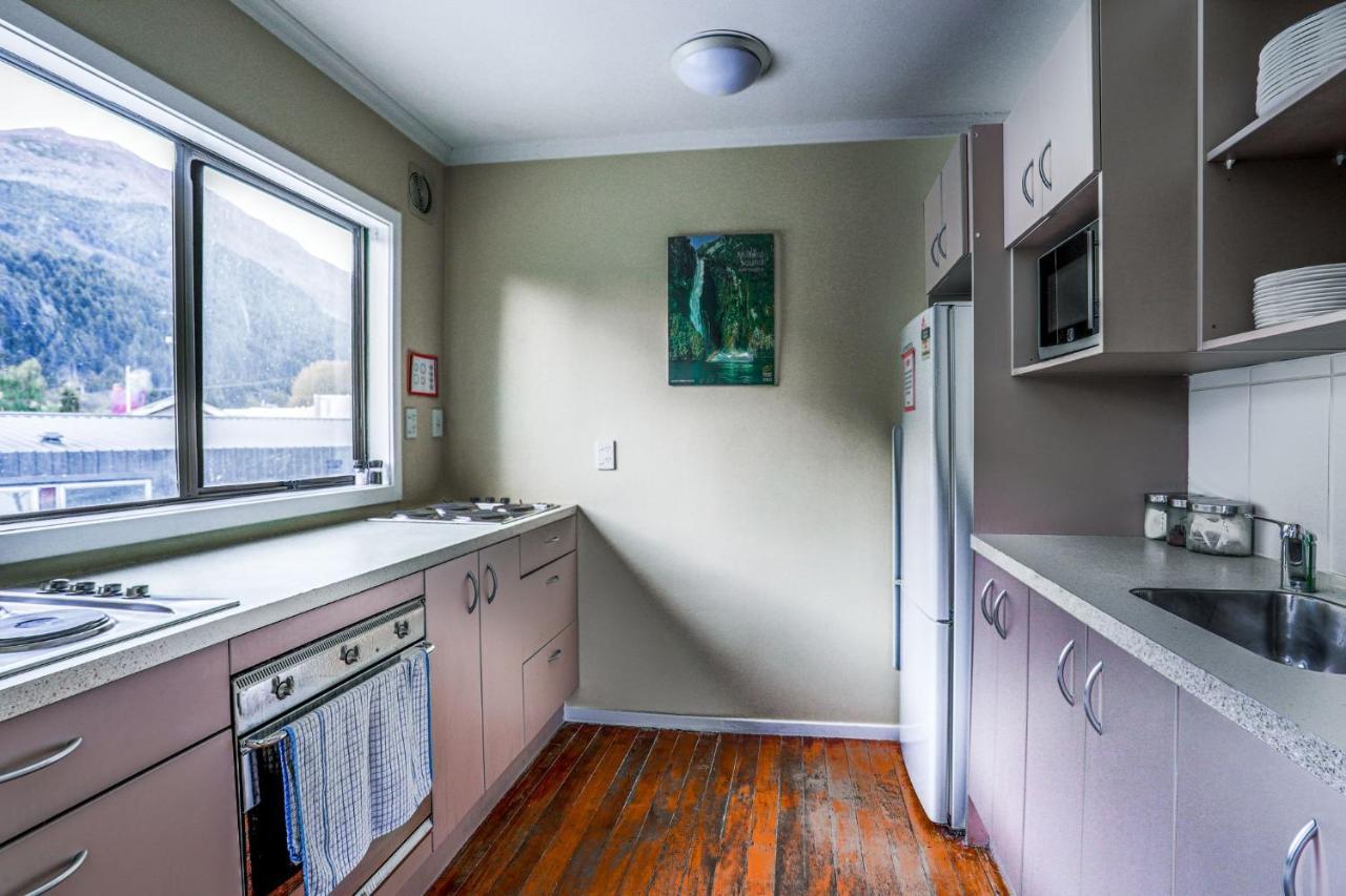 Aspen Lodge Backpackers Квинстаун Экстерьер фото