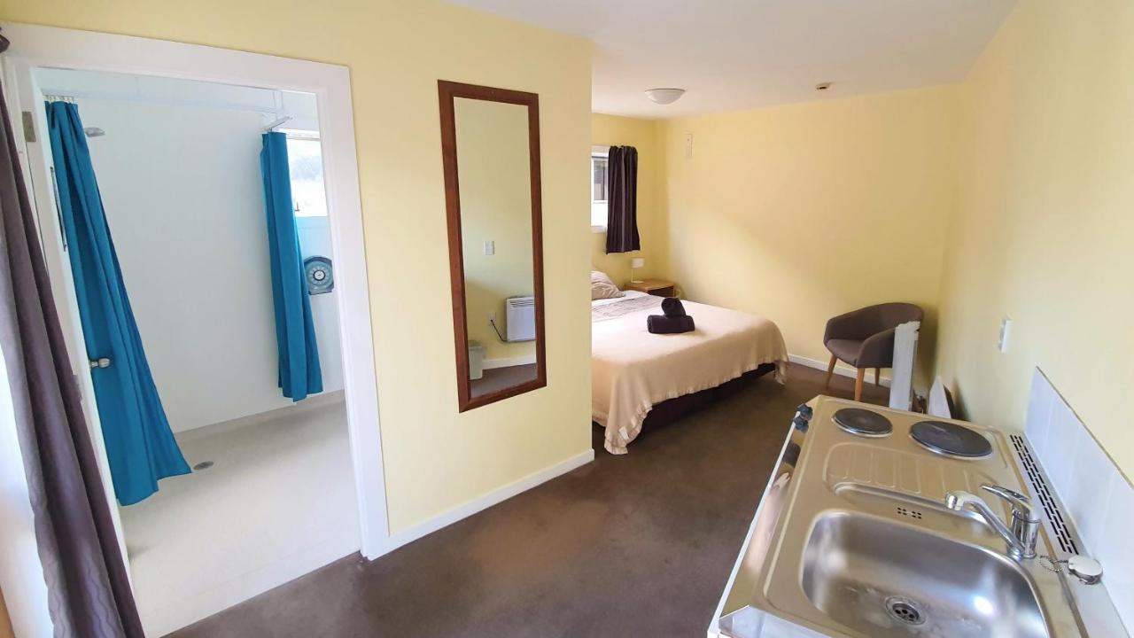Aspen Lodge Backpackers Квинстаун Экстерьер фото