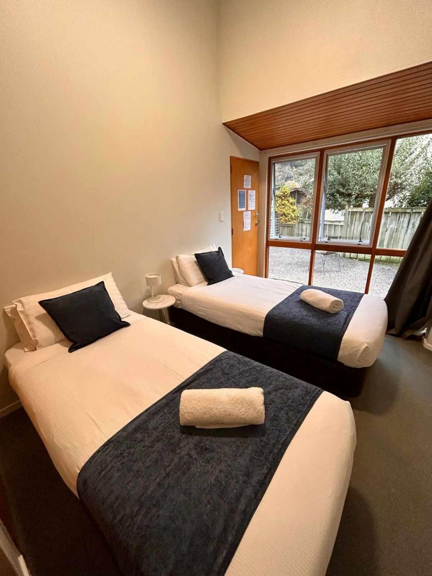 Aspen Lodge Backpackers Квинстаун Экстерьер фото