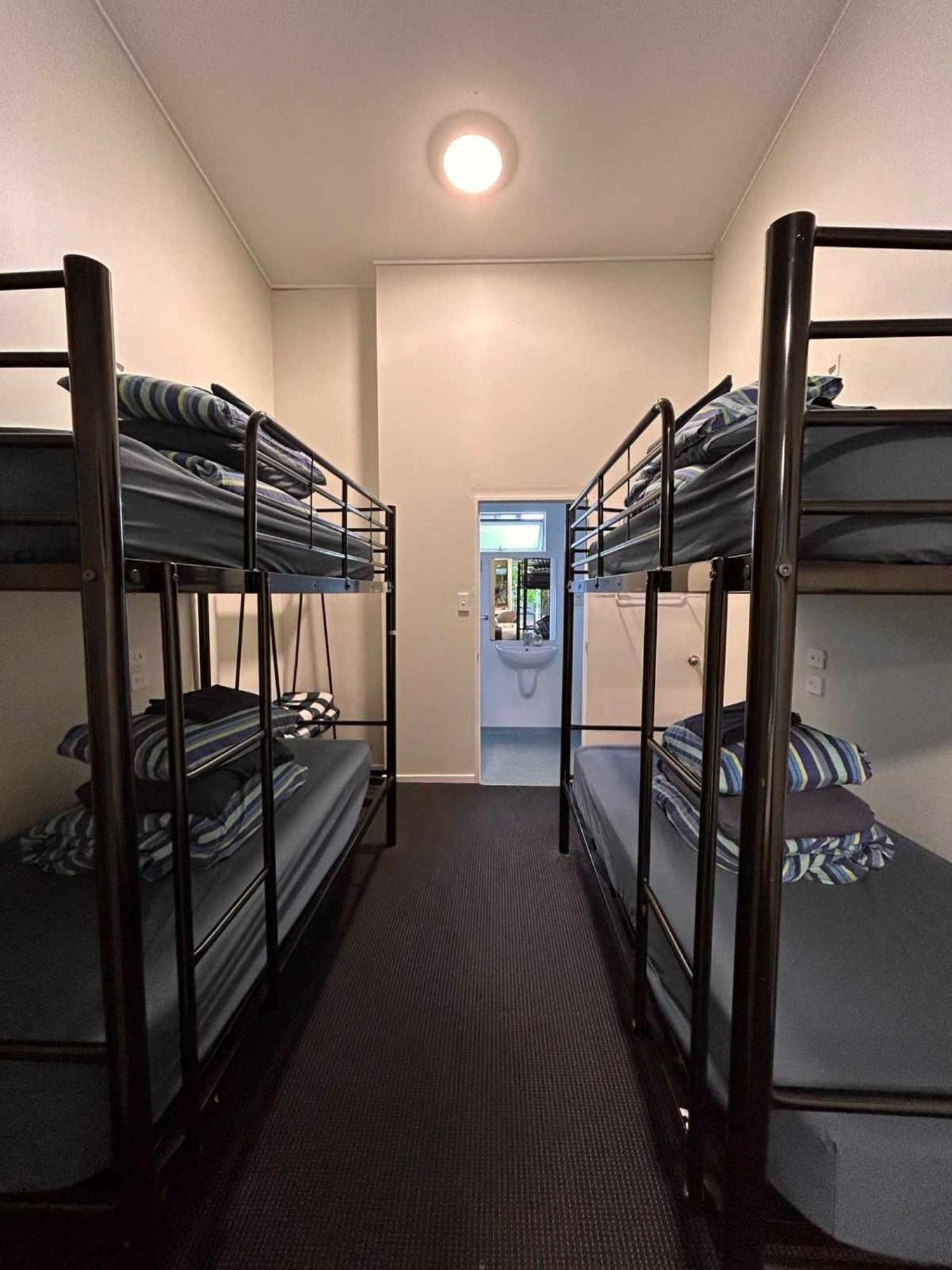Aspen Lodge Backpackers Квинстаун Экстерьер фото