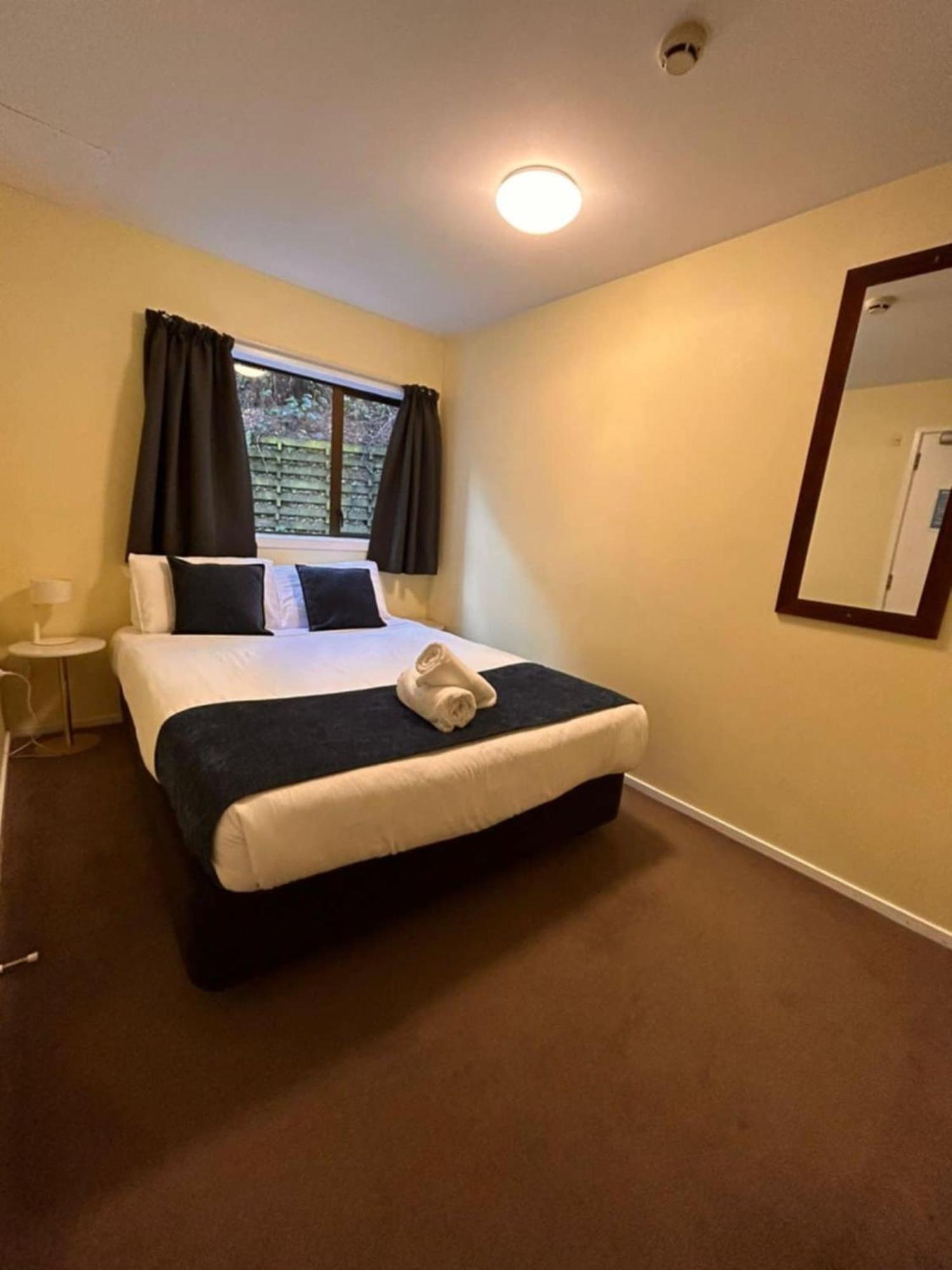 Aspen Lodge Backpackers Квинстаун Экстерьер фото