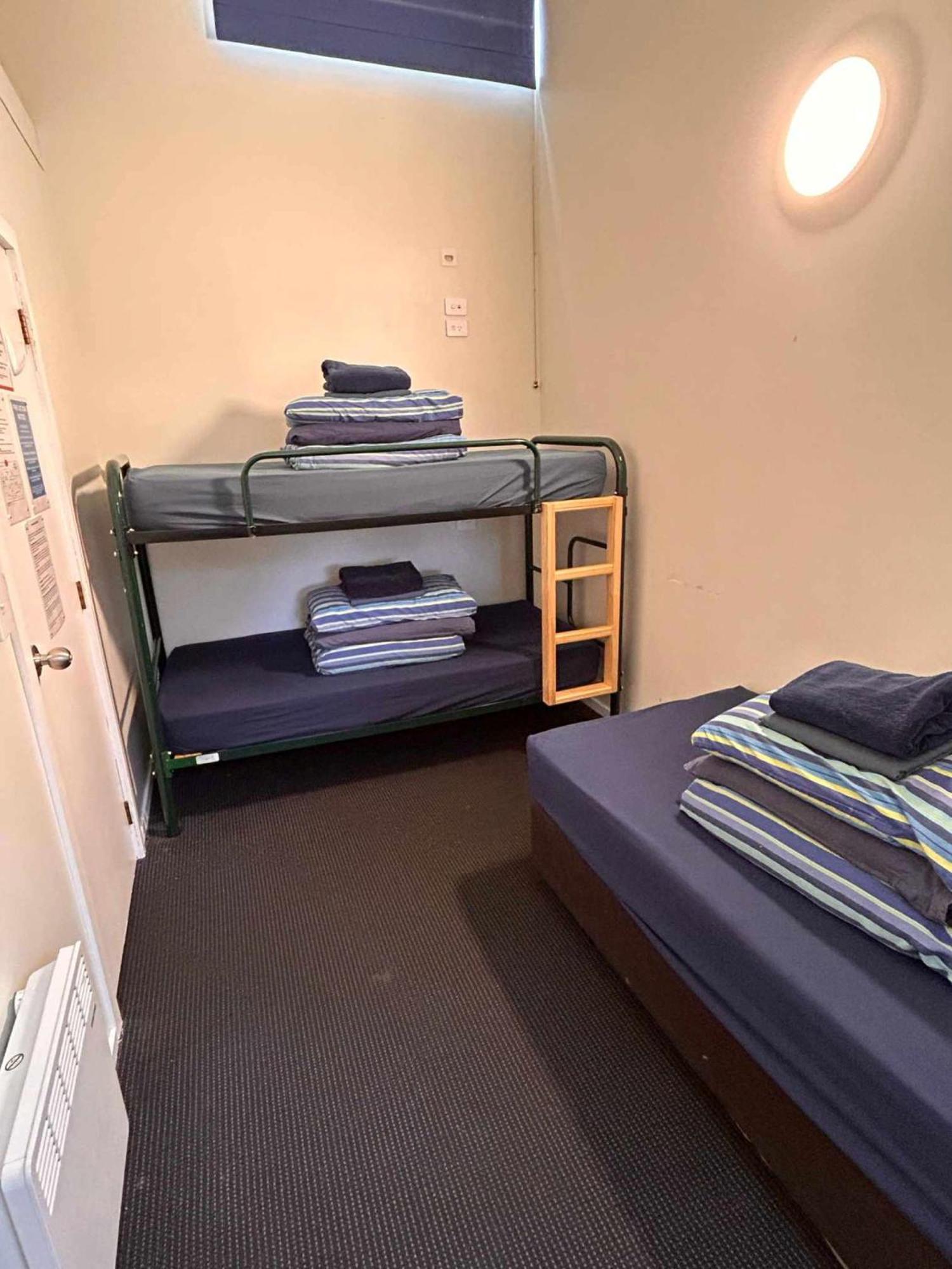 Aspen Lodge Backpackers Квинстаун Экстерьер фото